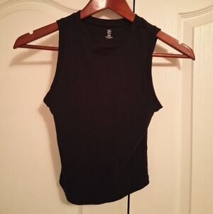 Black Sleeveless Cropped  Women's Tank Top